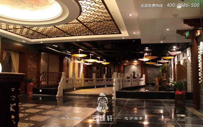 小橋、流水、金魚、油紙傘,一動一靜能讓生活在現(xiàn)代都市的人們瞬間卸下沉重重的思想包袱
